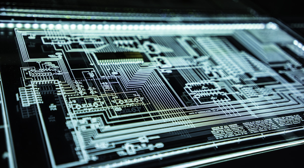 UniverAI 生产级AI平台